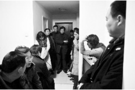 鄂托克旗对付老赖：刘小姐被老赖拖欠货款